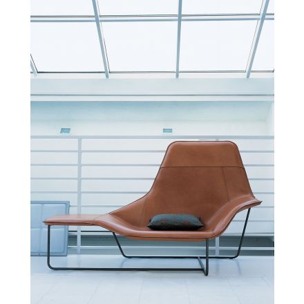 Zanotta - Chaise longue with steel structure. Removable cover available in different variants. - "Lama" 921